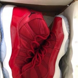 KIDS JORDAN 11s (size 5.5)